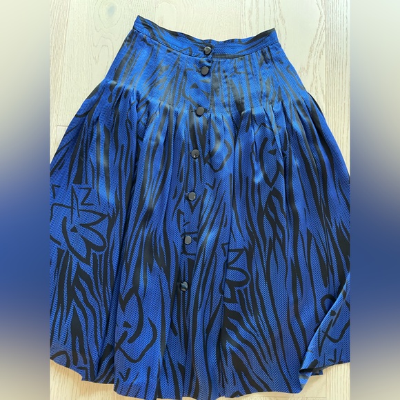 Vintage Valentino Silk Midi Skirt - Picture 4 of 6